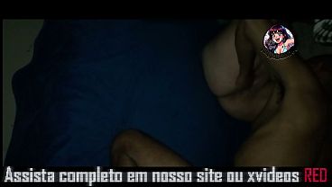 大きなペニスを持った配達員とセックスしたんだけど、夫が全部撮影してたの！