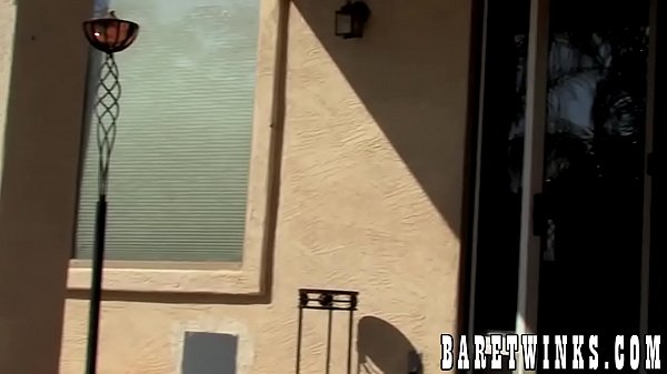 Download Video - Barebacked twink cums while getting his butt slammed