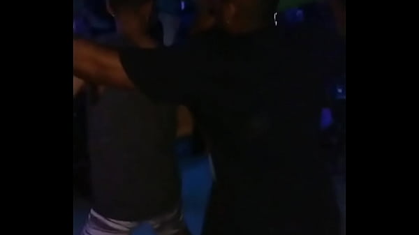 Fazendo strip na balada trenzinho do alegria em...