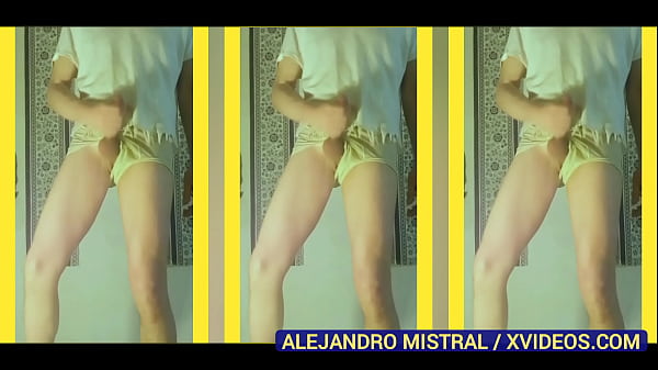 Video t&ocirc;n s&ugrave;ng trong quần l&oacute;t m&agrave;u v&agrave;ng Alejandr...