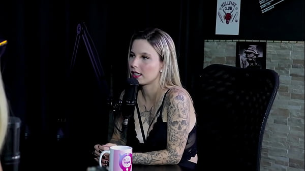 Boracast - Gosta de fazer pornô explícito, e seu fetiche mais estranho foi gravar o barulho de seu estômago - Baby Fire (SHEER/RED)