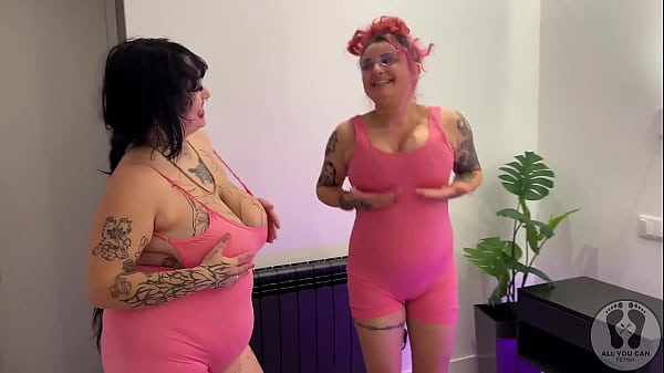 GG HUGE BOOBS JUMPING TITS BELLY FETISH ASS SHAKING PREVIEW