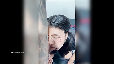 (AMATEUR FACIAL) - Innocent Amateur Gives Her First Blowjob and Receives a Big Load of Cum on her Face.
