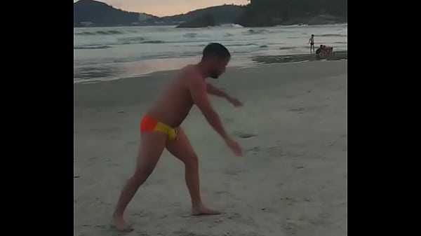 Hoje é um dia ruim pra ser uma rapariga que precisa de apoio pra plantar bananeira DragRaceBr #DragRaceBR