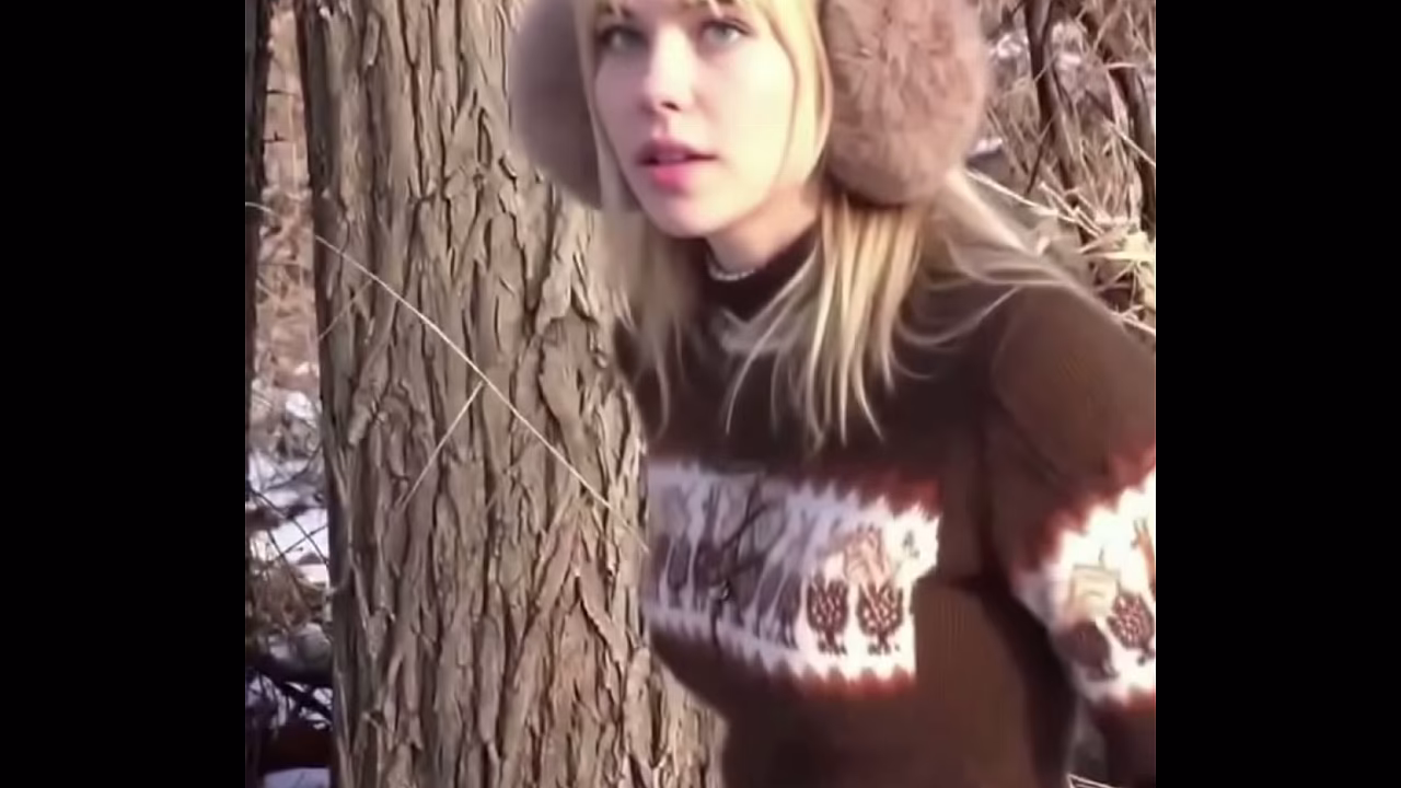 Rubia enfriando la cola y mas