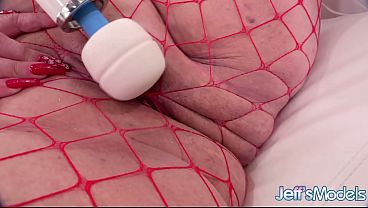 Guy Provides Chubby Kylie BBW with a Vibrator to Please Herself