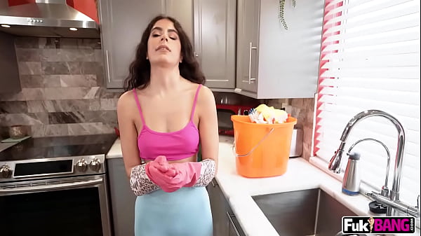 Maid Angel Gostosa Gets Well Paid