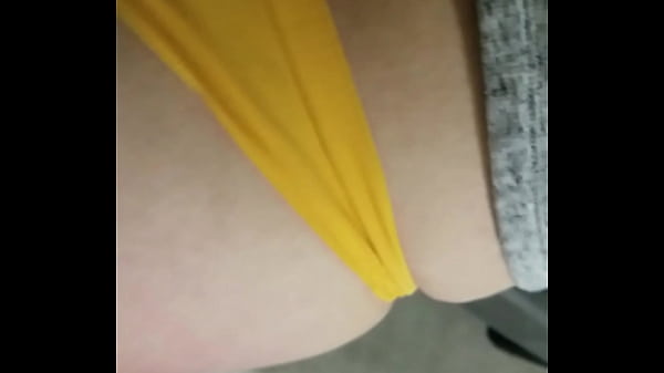 Milf Broie Un Jeune Homme