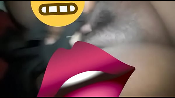 Esposa brincando sozinha