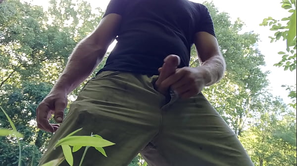 Download Video - Public jerkoff at the park cum went everywhere hopefully nobody saw