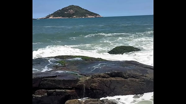 Twink branquinho pediu pra parar e o dotadao meteu mais forte e sem camisinha / White twink asked to stop and the gifted put it harder and without a condom