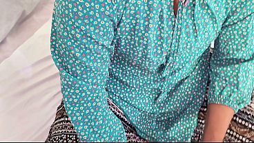 I caught my stepsister having an affair and fucked her.