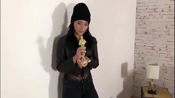 I win the Oscar today I'm so funny sometimes lol  I hope i made your day guys with a few smiles AssReFo...