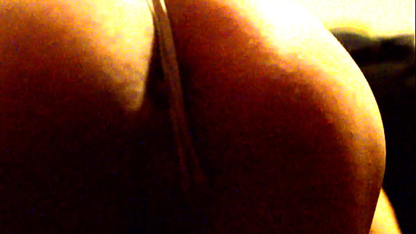 Con la tanga metida en la cola