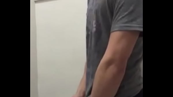 Download Video - Boy bate uma punheta escondido no trabalho