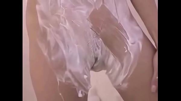 shaving pussy (porn videos of macizorras com)