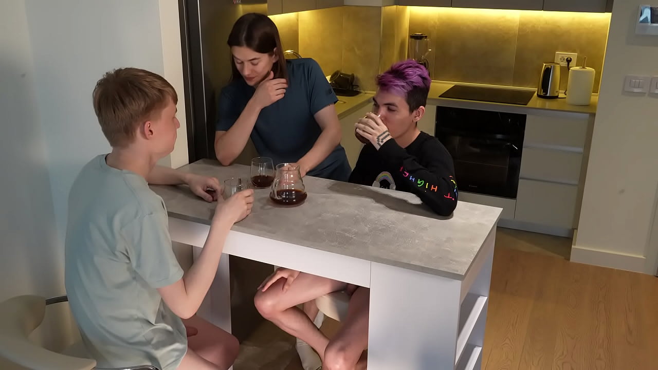 Desayuna con dos jovencitos, chupándoles la polla debajo de la mesa. Alexdavey y Mattyaiden
                     ass threesome booty cute shower gay twink femboy gay blowjob small dick 2 on 1 tiny dick small ass fat dick pretty face ass clap male on male shower show yummy asshole guy guy pencil dick teens 18 pretty boy boy on boy bisexual gay muchos negros