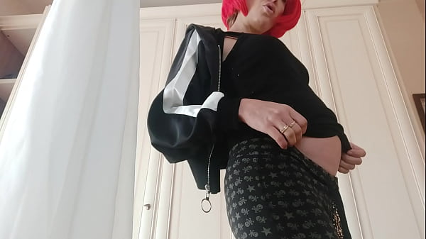 I am pregnant and I love to show it