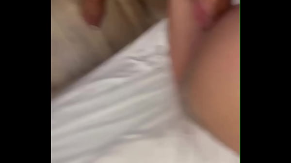 Esposa adicta El Swinger Prepara Su Co&ntilde;o Para Follar Con Un Extra&ntilde;o En Frente De Su Cornudo Marido Desi Bhabhi Usa American Sex