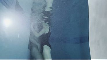 Underwater sex