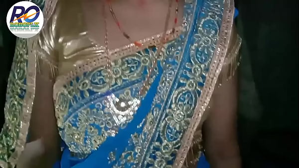 Download Video - Desi gau ki barati me maal ko patake chudai kiya ghori banakar saree uthake ke Anal sexy videos ke