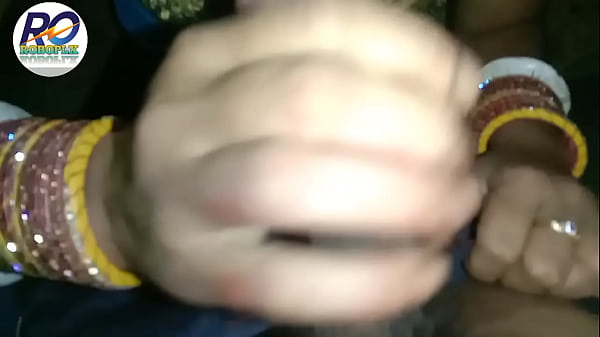 Desi gau ki barati me maal ko patake chudai kiya ghori banakar saree uthake ke Anal sexy videos ke