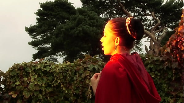 Soon, her boyfriend walks in and slides his massive dong into her landing strip, shaved...