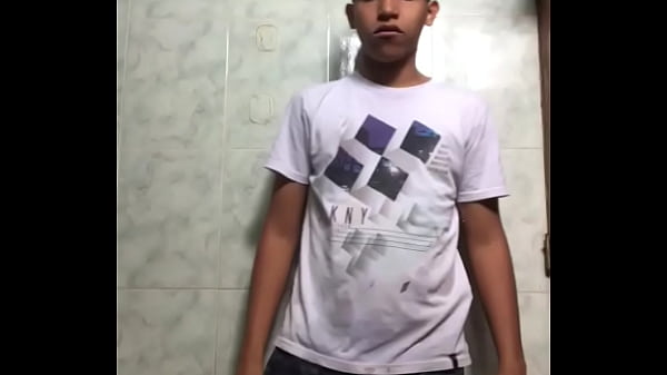 Desnud&oacute; en la casa