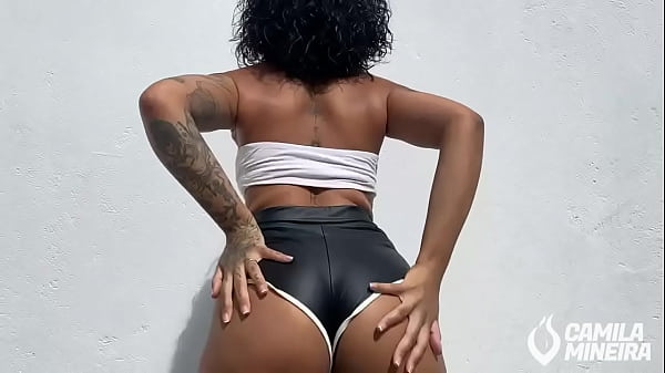 MORENA MAMANDO GOSTOSO O NEGAO PIROCUDO