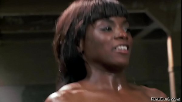 Ebony Stagiaire Baisée Par Gimp