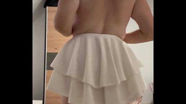 Petite salope en chaleur pour voir une bonne chienne bien chaude est accédez a ...