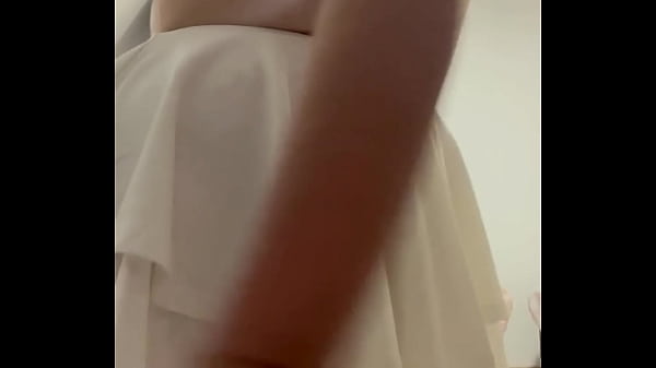 Petite salope en chaleur pour voir une bonne chienne bien chaude est acc&eacute;dez a ...