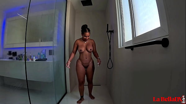 Dominican Milf vacation shower!