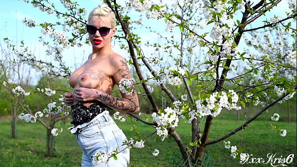 The gardener fucked the girl in the mouth, pov blowjob, cum on face, cum in mouth, facefuck, public, outside, amateur, cum swallow, deepthroat, sloppy blowjob, surprise cum
