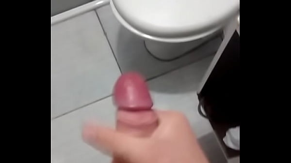 Novinho com a pica cabeçuda cheia de veia