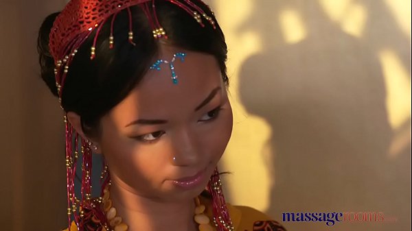 Massage Rooms Hot Thai masseuse takes hard cock...