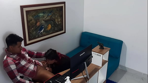 The horny secretary wants me to fuck her pussy