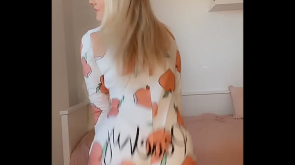 Apple Dress Selfie: Part 1