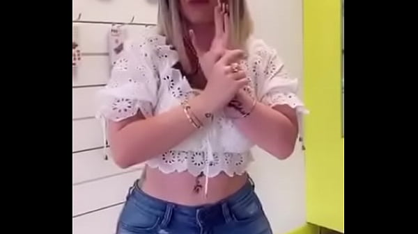 La Mai Mariposa te enseña su culaso apretado