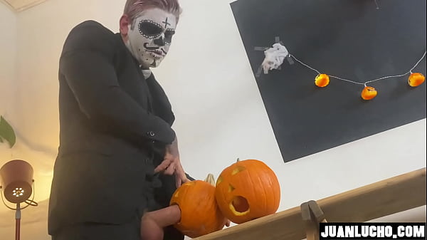 Download Video - Halloween Solo With Pumpkins