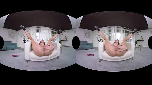 Download Video - Paula Shy's beautiful VR video