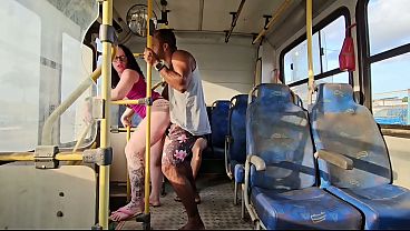 CARA ENTRA NO TRANSPORTE PULBLICO MIM FUDEU PRA TODO MUNDO VER E FOI EMBORA