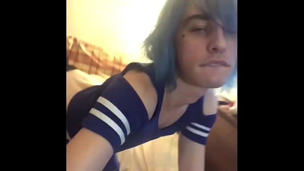 Download Video - BBC fucks white twink