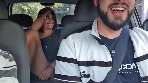 I WENT TO PICK UP MY FRIEND WHO ARRIVED FROM RIO DE JANEIRO, BELIEVE SHE ALREADY CAME WITHOUT PANTIES FOR ME TO TAKE ME IN THE CAR! ANGEL DINIZZ - LEO SKULL