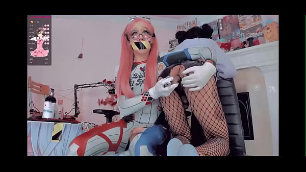 York Fait De L'écriture Et Des Objets Artificiels Comme