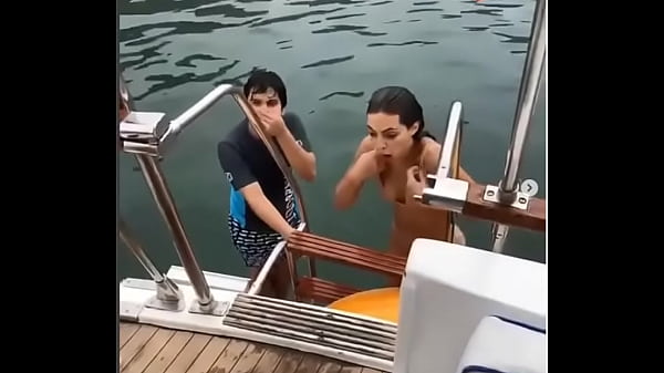 thumb nat vertiz tits