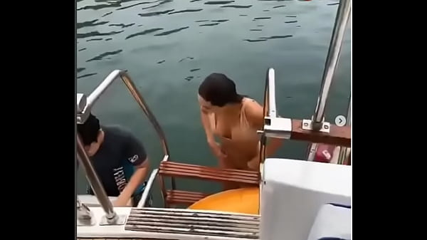 thumb nat vertiz tits