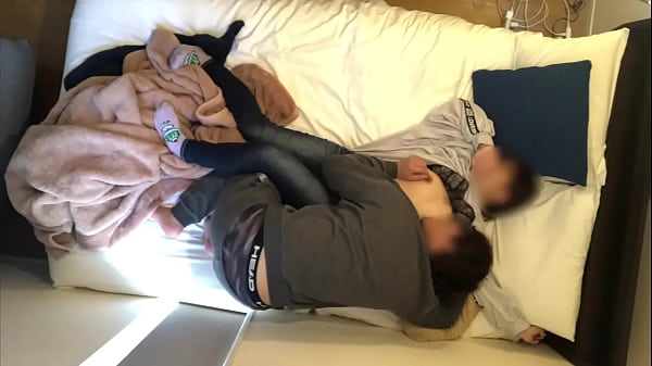 A scene of living together with her. I woke up in the morning and had sex with my girlfriend while lazing around.