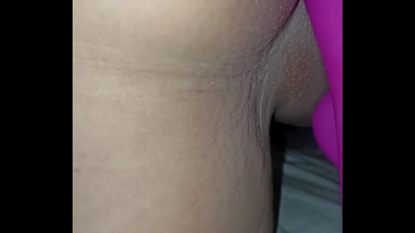 Download Video - Me masturbo con algo de ayuda