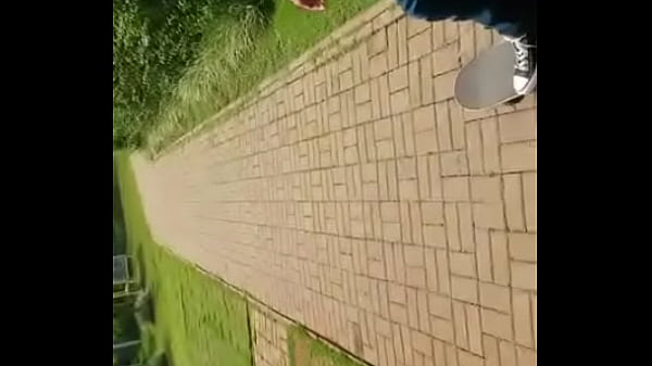 Neguinho safado quebrando o cu no skate de Marcão